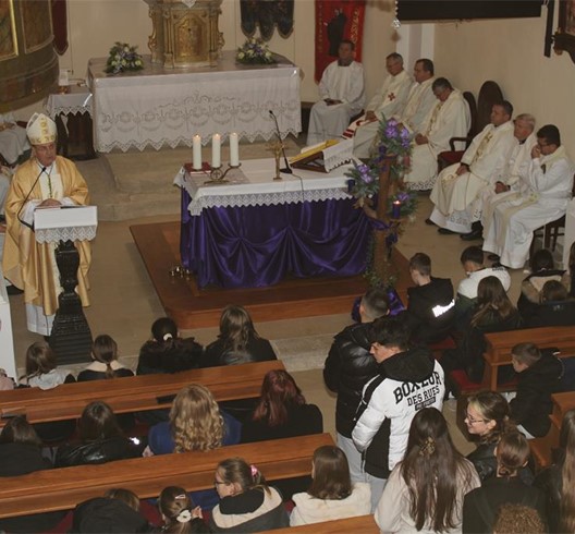 Biskup Šaško predvodio misno slavlje župne svetkovine sv. Franje Ksaverskoga u Vugrovcu